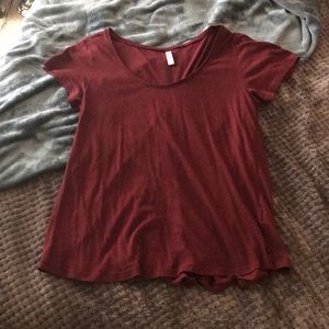 Dark red open-back t-shirt
